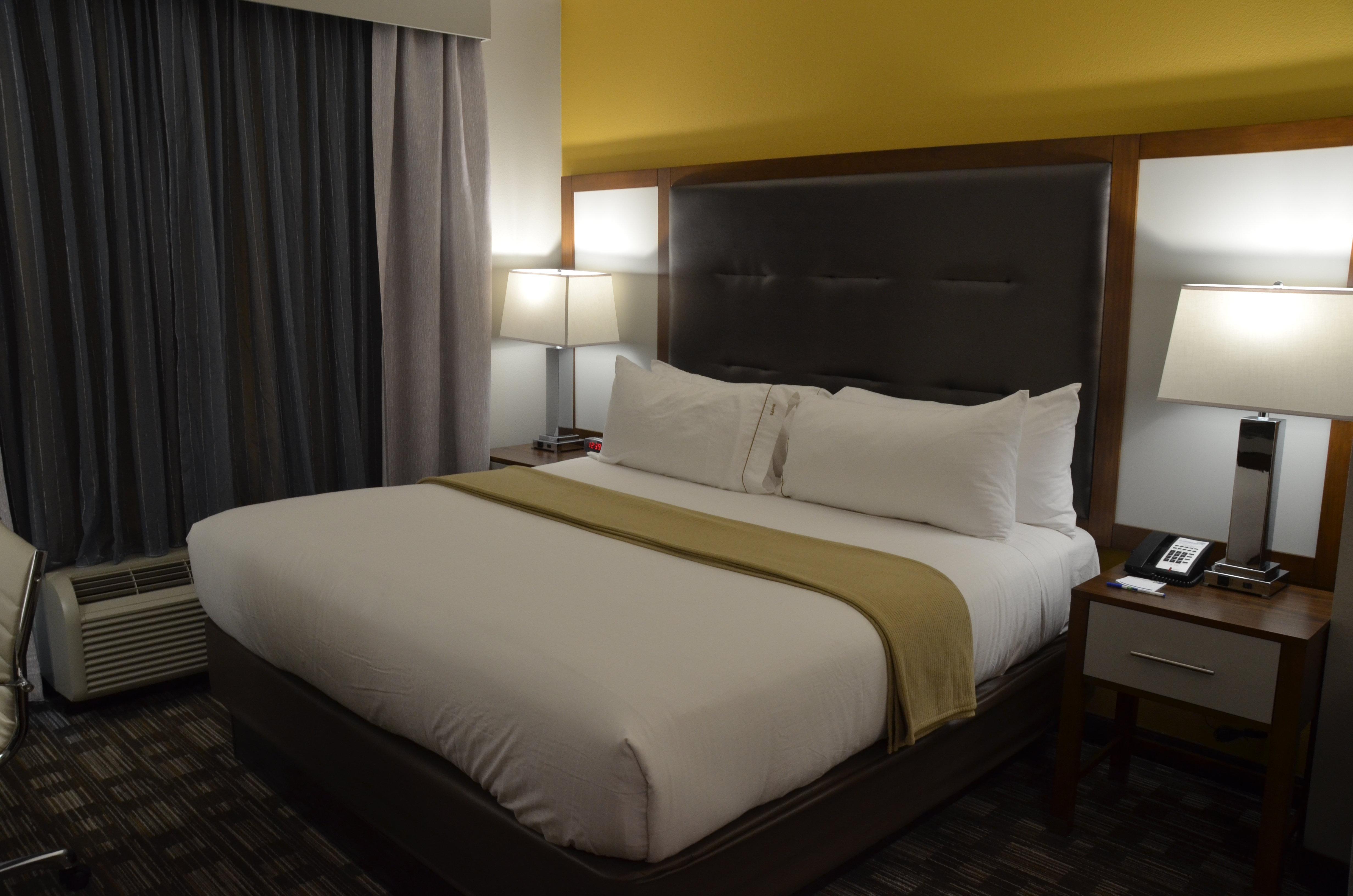 Holiday Inn Express & Suites Олбані Екстер'єр фото