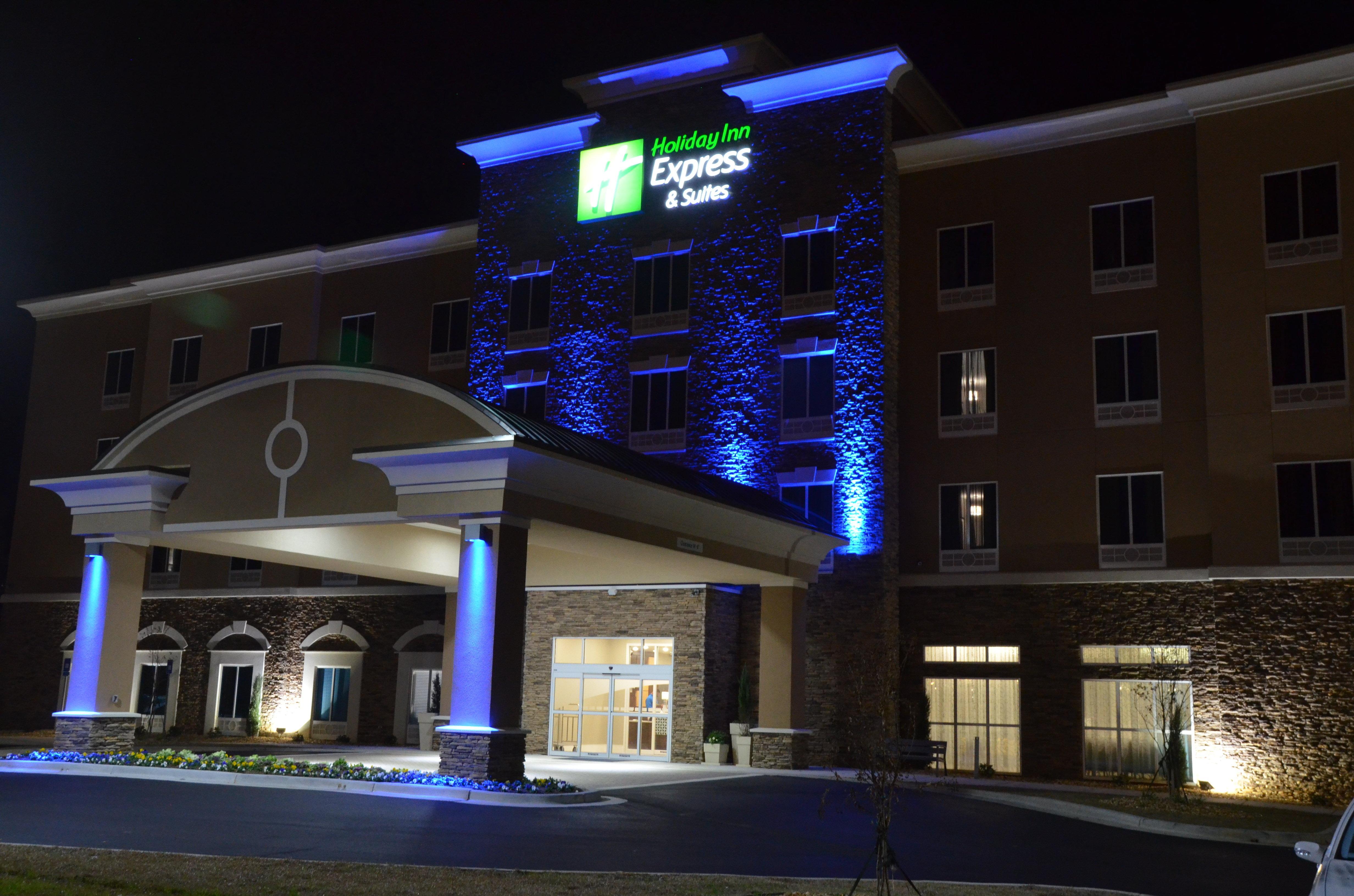 Holiday Inn Express & Suites Олбані Екстер'єр фото