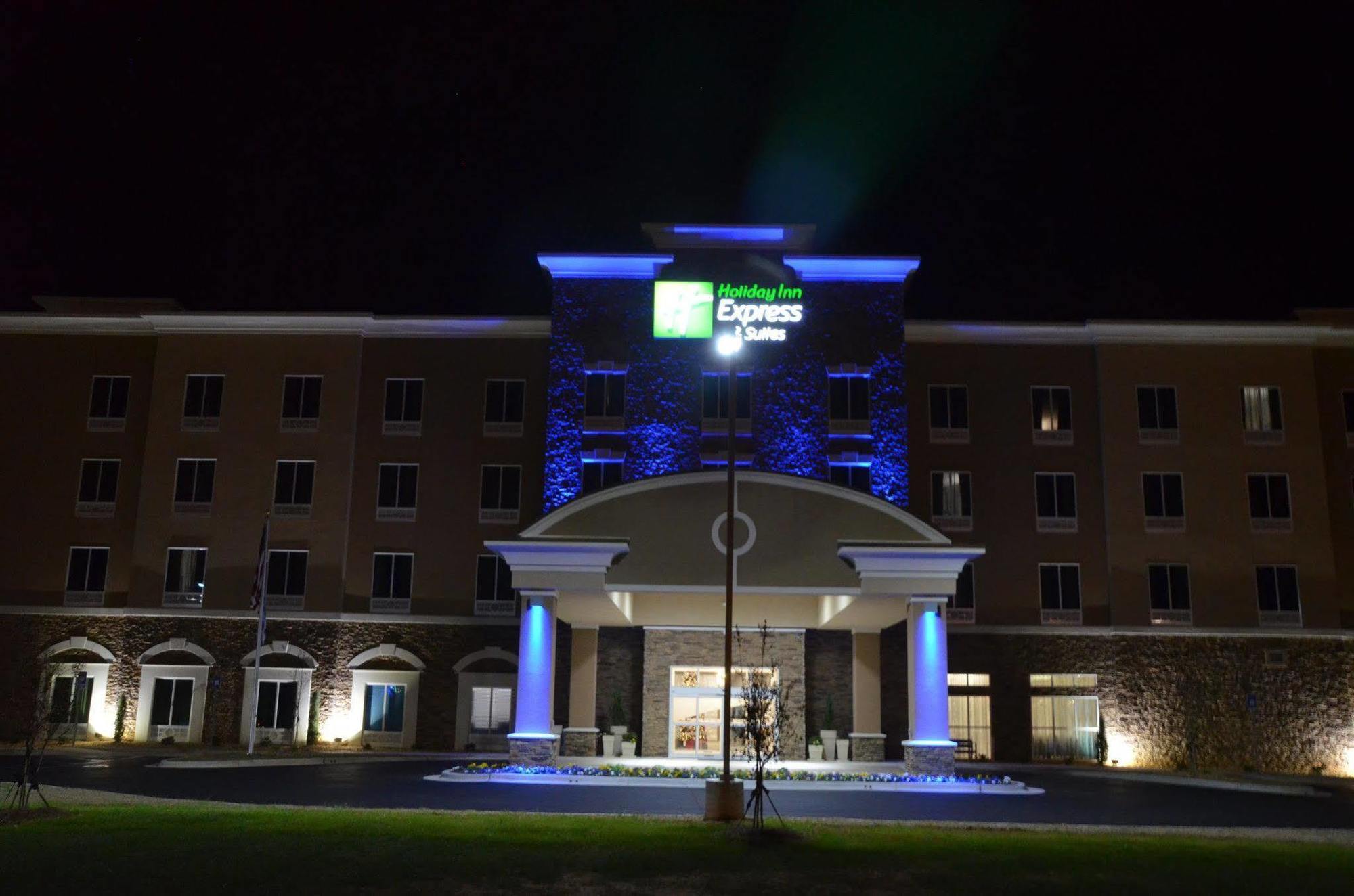 Holiday Inn Express & Suites Олбані Екстер'єр фото